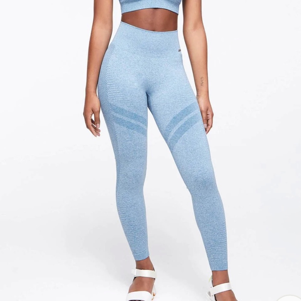 Lilias Active Scrunch Leggings